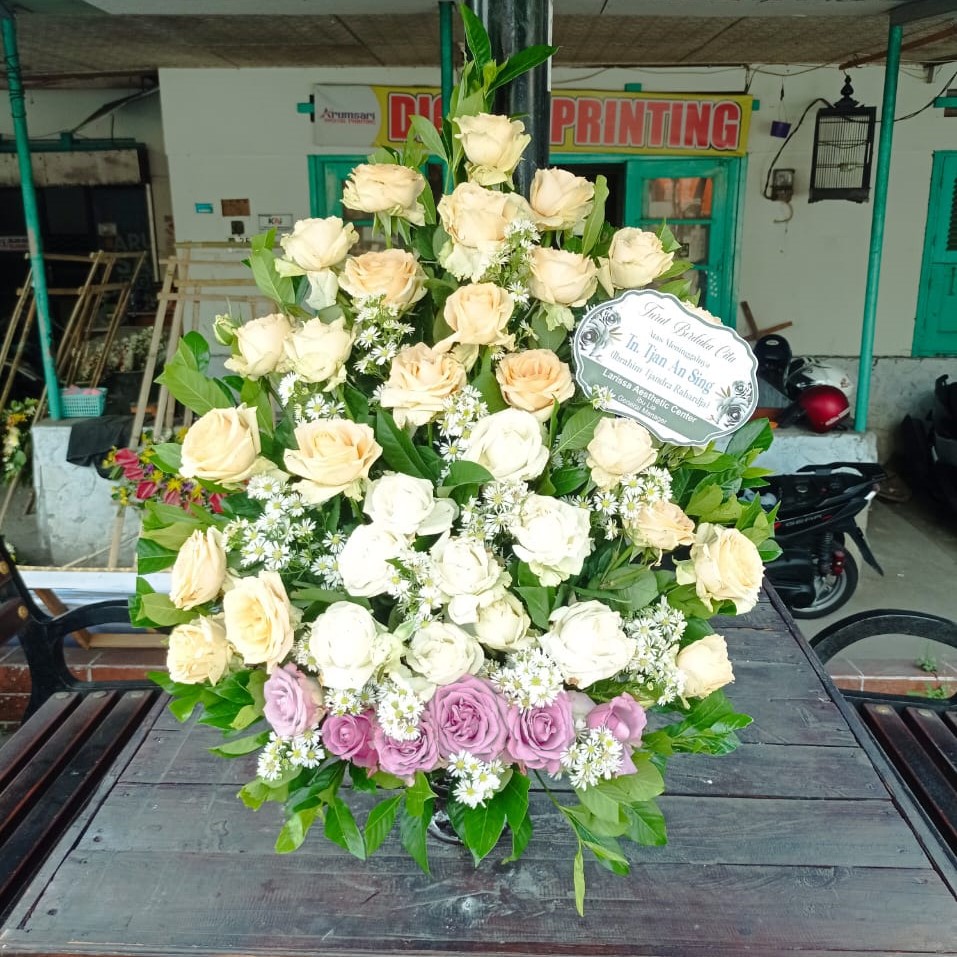BUNGA MEJA